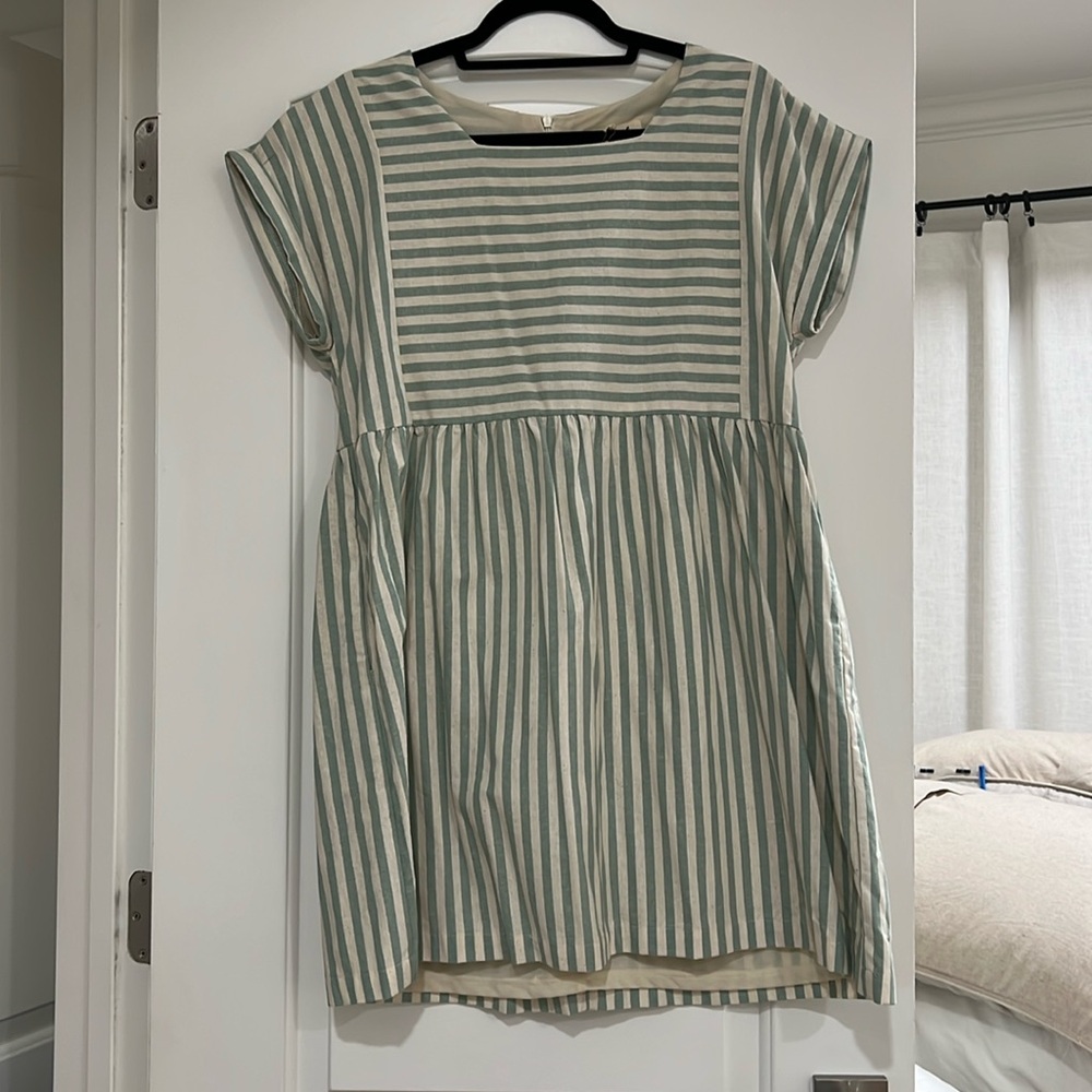 NWT Listicle green/ cream striped dress. Size large.